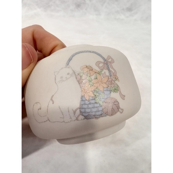 Vintage Cat Bud Vase Ceramic Floral Basket Kitty Cottagecore 2.75" Tall Cute - Picture 5 of 8